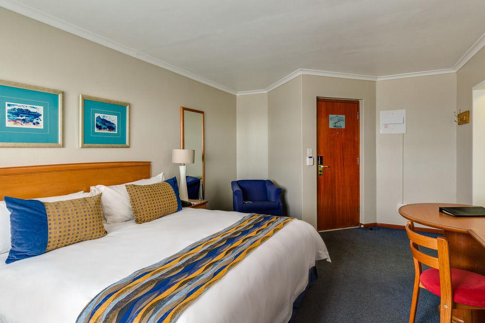 Protea Hotel By Marriott Cape Town Tyger Valley Bellville Exterior photo