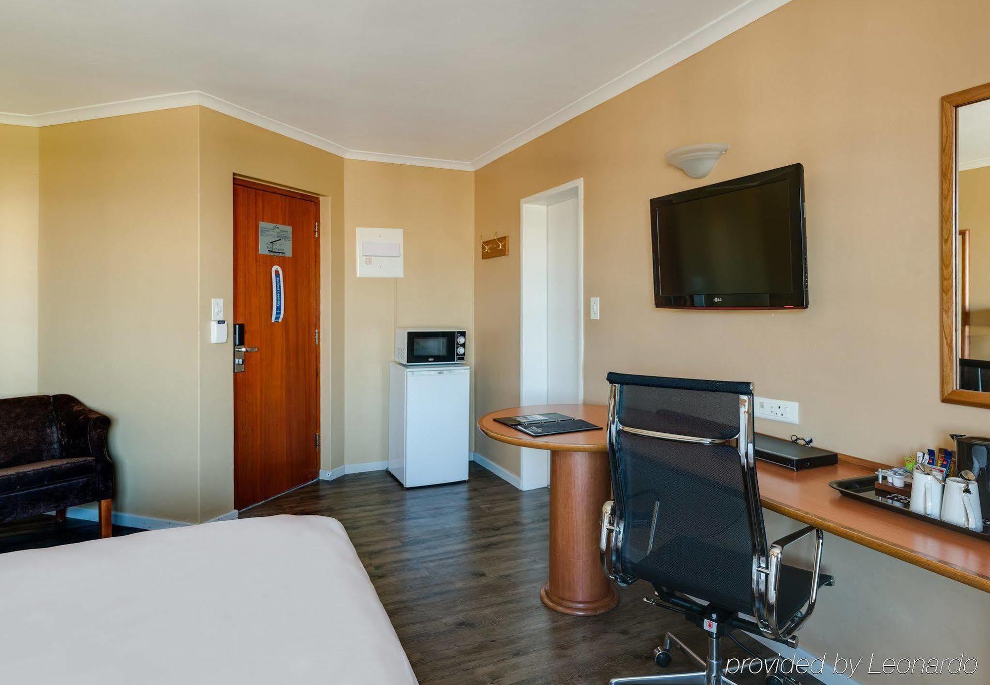 Protea Hotel By Marriott Cape Town Tyger Valley Bellville Exterior photo